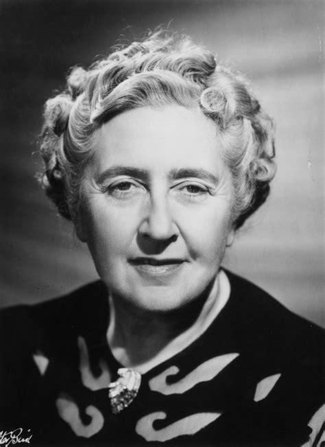 Agatha Christie .